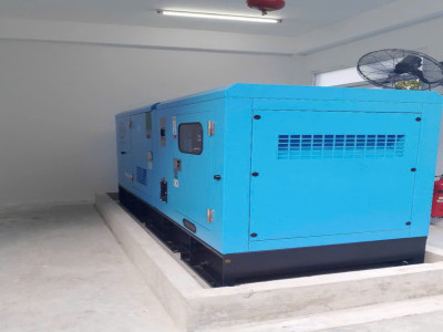 Máy phát điện Yanmar (vỏ cách âm xanh dương)